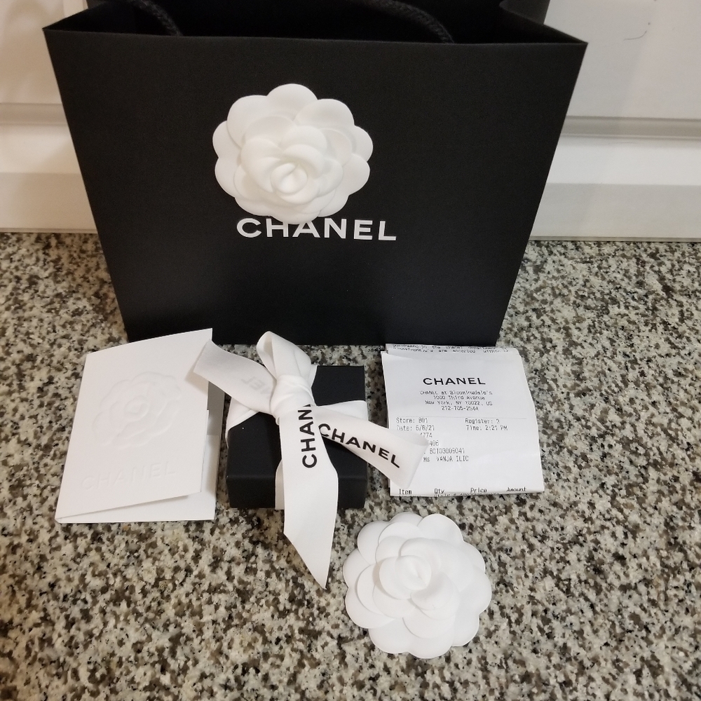 HOSTPICK!!!Chanel Metiers d’Art drop earrings - Picture 8 of 17